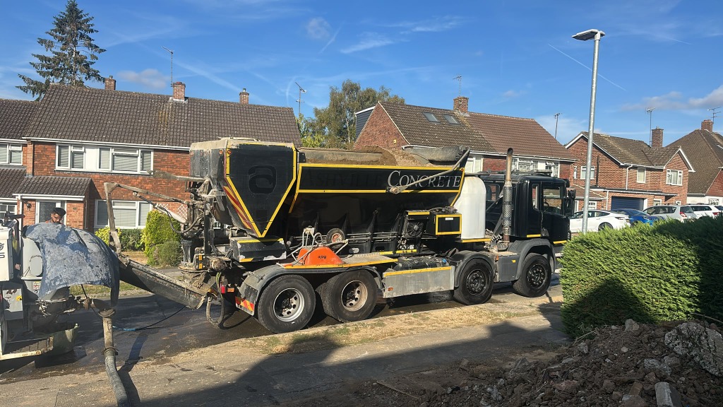 Volumetric Concrete Delivery & Pump Operations Luton
